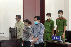 Cựu chủ tịch quỹ tín dụng vắng mặt, tòa hoãn xử