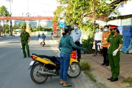 Cán bộ Sóc Trăng đi làm theo nguyên tắc '1 cung đường 2 điểm đến'