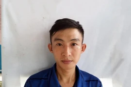 Chạy xe ‘3 không’ bị chặn còn tính đánh công an