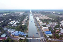 Hậu Giang nói về việc đăng ký online nhưng vẫn đến xã xác nhận giấy đi đường