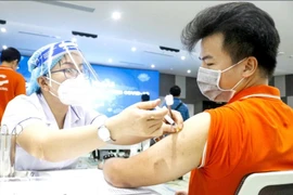 Sóc Trăng tiêm vaccine xuyên Tết Nguyên đán