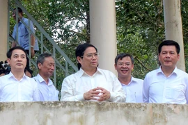 Thủ tướng Phạm Minh Chính khảo sát 'lá phổi xanh' ở Đồng bằng sông Cửu Long