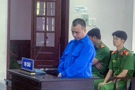 Dùng búa tấn công liên tiếp vào đầu cha ruột đến chết nhưng chỉ bị phạt 20 năm tù