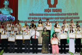Hậu Giang tôn vinh gương 133 điển hình tiên tiến