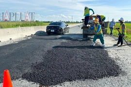 Giám đốc Ban quản lý dự án Mỹ Thuận nói về ổ voi, ổ gà trên tuyến Lộ Tẻ - Rạch Sỏi