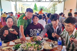 Bữa cơm đặc biệt của những phạm nhân ở Trại giam Kênh 7