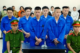 TAND An Giang tuyên án nhóm bị cáo giải quyết mâu thuẫn bằng dao làm 1 người tử vong