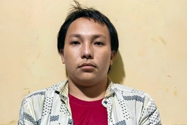 Tạt xăng đốt người mua ve chai vì cho rằng bị nói xấu
