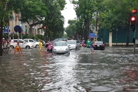 Hà Nội lại bì bõm sau cơn mưa lớn