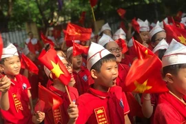Rộn ràng lễ khai giảng không bóng bay ở Hà Nội
