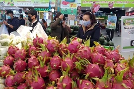 'Không có chuyện siêu thị khan hiếm hàng, sốt giá'