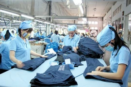 Khẩu trang xuất ngoại là cơ hội hiếm hoi của dệt may 