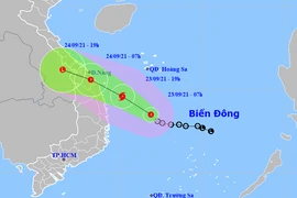 Áp thấp nhiệt đới di chuyển nhanh, cách bờ biển Bình Định, Phú Yên 280km