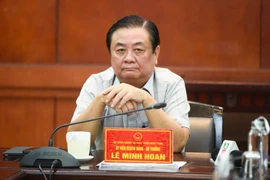 Bộ trưởng Nông nghiệp: Quan tâm đại bàng nhưng đừng quên chim sẻ