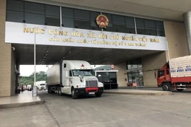 Cửa khẩu quốc tế ở Lào Cai tạm ngừng xuất khẩu hàng hóa