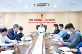 Bộ Công Thương họp khẩn với ba tập đoàn lớn