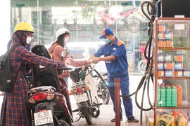 Chiều 21-10: Giá xăng A95, E5 chỉ tăng nhẹ 