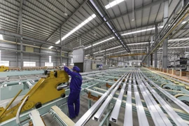 Thiệt hại vì bị cắt điện đột ngột, doanh nghiệp nhôm kêu cứu 