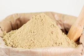 Việt Nam chưa đến mức phải hạn chế xuất khẩu cám gạo, sắn
