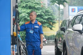 Chiều 21-12, giá xăng dầu đồng loạt tăng