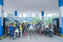 Sau 4 tuần tăng liên tiếp gần 1.600 đồng/lít, chiều nay xăng A95 giảm