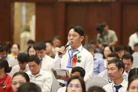 Sét đánh cột điện gió, hàng chục tấn cá chết, nông dân kêu cứu Bộ trưởng Nông nghiệp