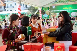 Doanh nghiệp Trung Quốc, Thái Lan đổ về 'Ngày hội sản phẩm ở Lai Châu' săn đặc sản địa phương