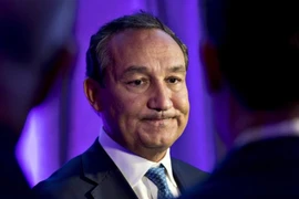 CEO United Airlines nói không có ý định từ chức