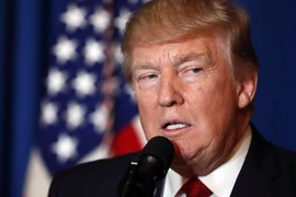 Ông Trump đổ lỗi cho ông Obama không tấn công Syria