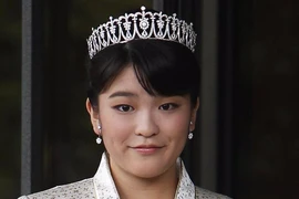 Công chúa Nhật từ bỏ địa vị, kết hôn với thường dân