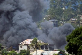 Chân rết IS cố thủ, vẫn chiếm gần 1/5 TP Marawi