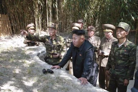 Ông Kim Jong-un bí mật thăm đơn vị áp sát Hàn Quốc?