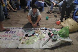 Bắt ổ tài xỉu trong trang trại ba mặt giáp sông