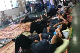 Sa thải bảo vệ ngăn công nhân trả lời báo chí