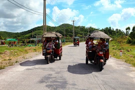 2 du khách bị gãy xương trong tai nạn xe tuk tuk