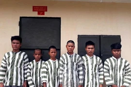 Nhóm cướp đập phá xe máy vì nạn nhân... không mang tiền