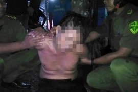 Bị đưa đến bệnh viện tâm thần, người đàn ông gây náo loạn