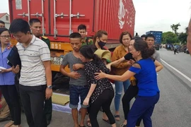 Khoảnh khắc kinh hoàng vụ tai nạn giao thông làm 5 người chết