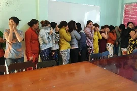 Sòng bạc 17 'quý bà' có phục vụ thức ăn, võng nghỉ