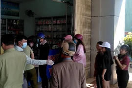 Phạt 1 cơ sở bán khẩu trang cao gấp 8 lần ngày thường