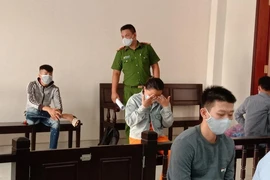 Bị cáo khai 'chờ vợ sinh xong sẽ ra đầu thú'