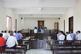 Phát thanh trực tiếp xét xử 2 cựu cán bộ sai phạm ở Bình Chánh