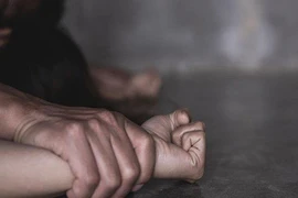 Tuyên án thiếu niên 'yêu' bạn gái nhí còn xin tiền mua đồ