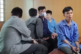 'Kiếm thêm' bằng việc mua sỉ, bán lẻ ma túy