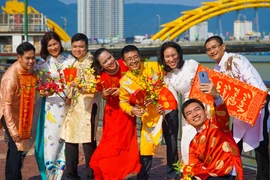 Phố phường Đà Nẵng rực rỡ trước Tết Tân Sửu