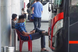  Nhiều nhà xe ở Đà Nẵng 'méo mặt' vì giá xăng dầu tăng