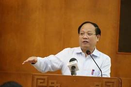 Cách chức UVTW, PBT thường trực đối với ông Tất Thành Cang 