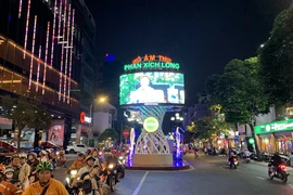 Phố ẩm thực Phan Xích Long chuẩn bị ra mắt 