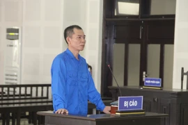 Dùng búa đánh vợ cũ nhập viện vì ghen vô cớ