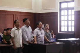 Tăng hình phạt với vợ chồng giám đốc trong 'kỳ án' buôn lậu gỗ